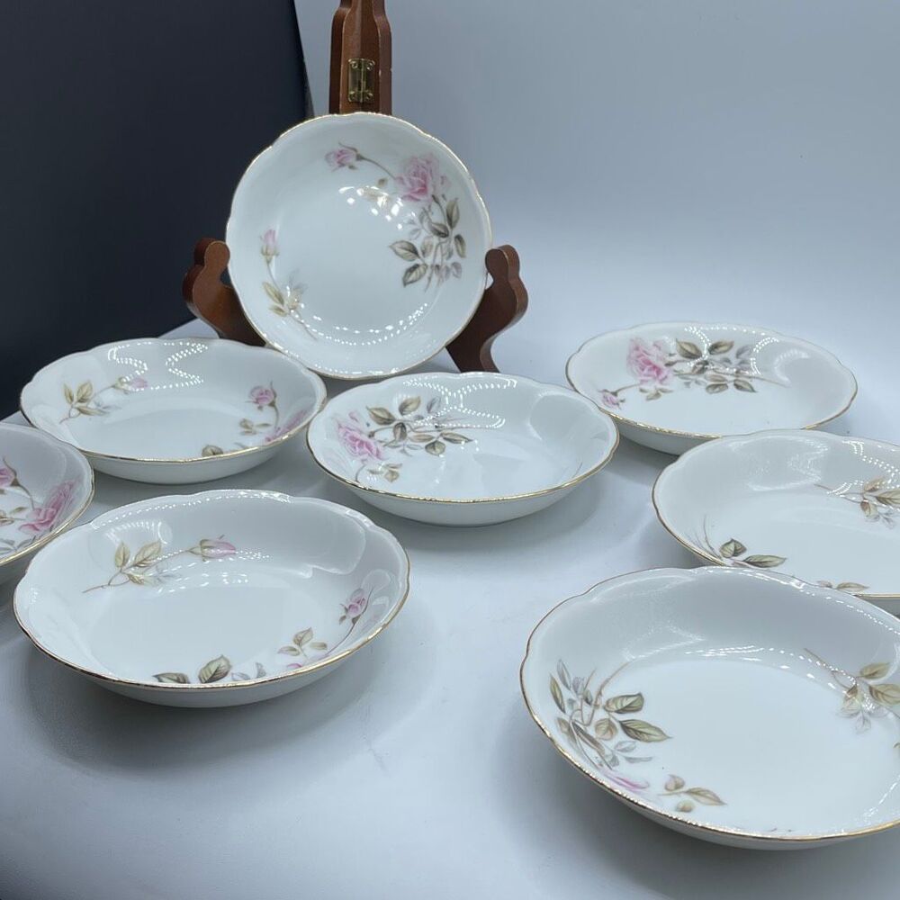 Set of 6 “Seville” pattern by Fine China of Japan dessert fruit bowls 5.5”.